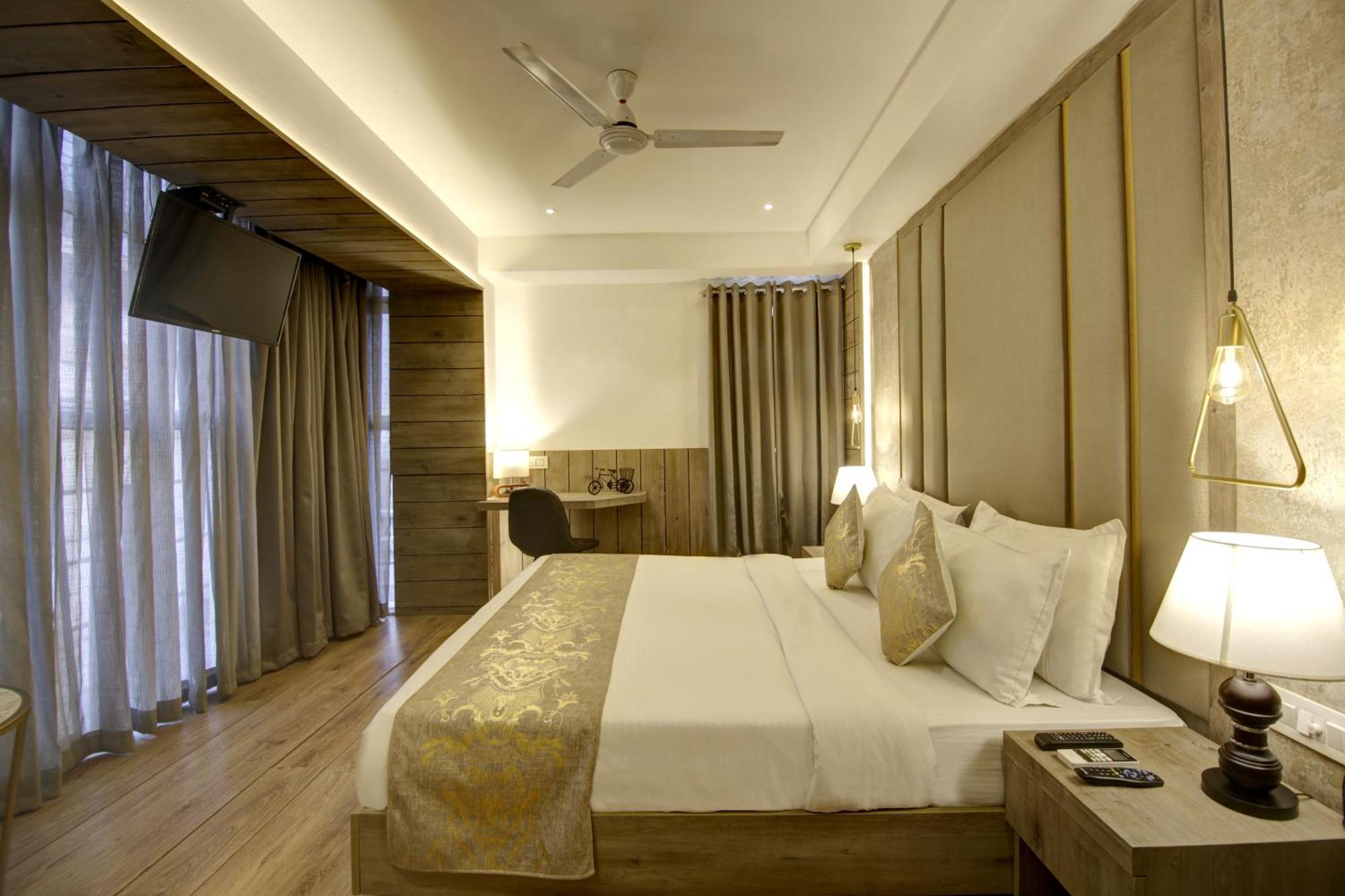 Hotel Town Grand Patel Nagar Neu-Delhi Exterior foto