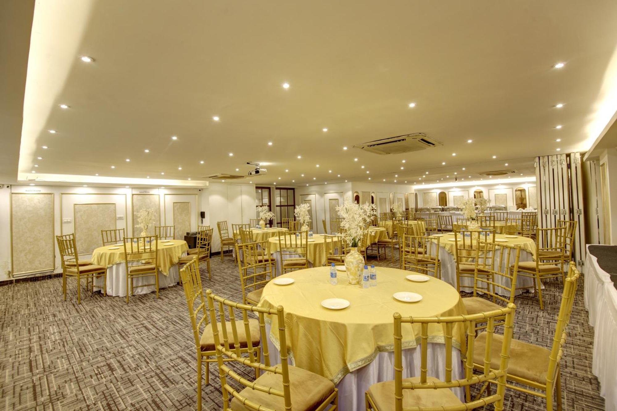 Hotel Town Grand Patel Nagar Neu-Delhi Exterior foto